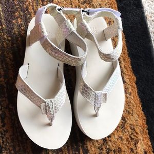 TEVA Flatform Iridescent/off white flip flops.